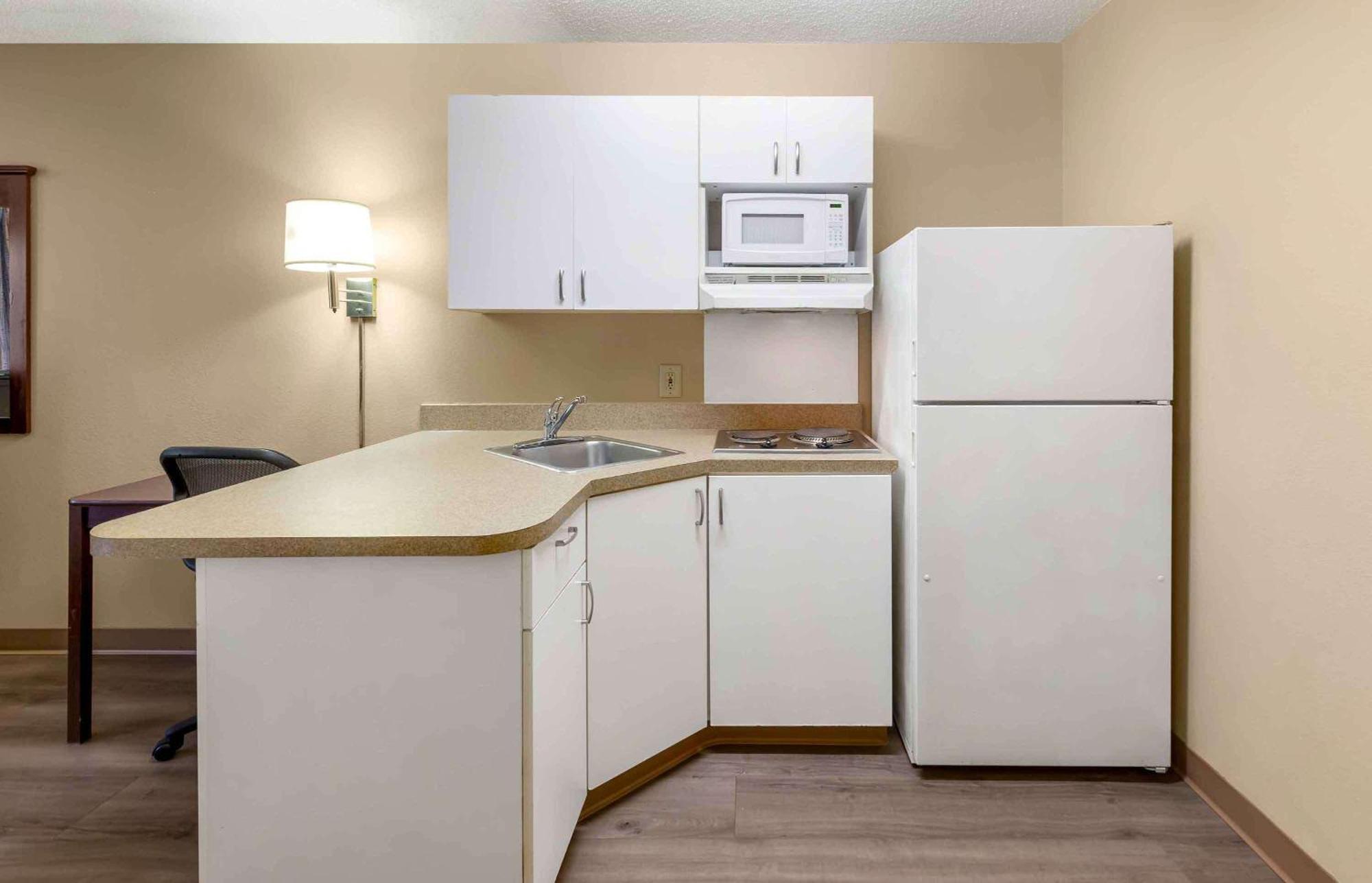 Extended Stay America Select Suites - Raleigh - Rdu Airport Morrisville Exterior photo
