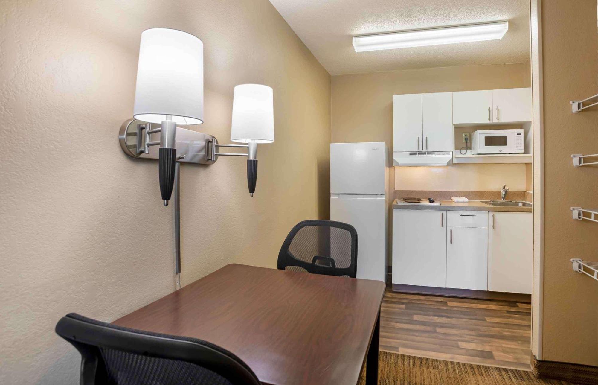 Extended Stay America Select Suites - Raleigh - Rdu Airport Morrisville Exterior photo